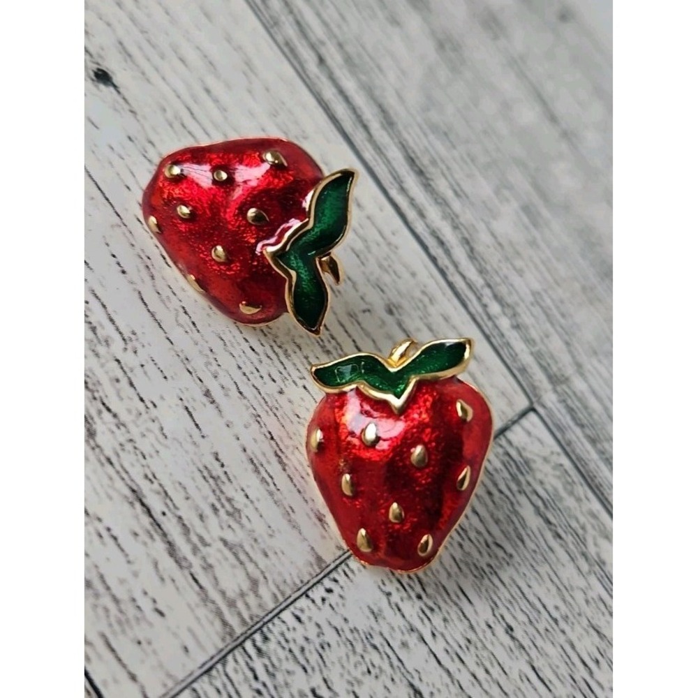 Vintage Avon Berry Strawberry Red Enamel Pierced Earrings Gold Tone